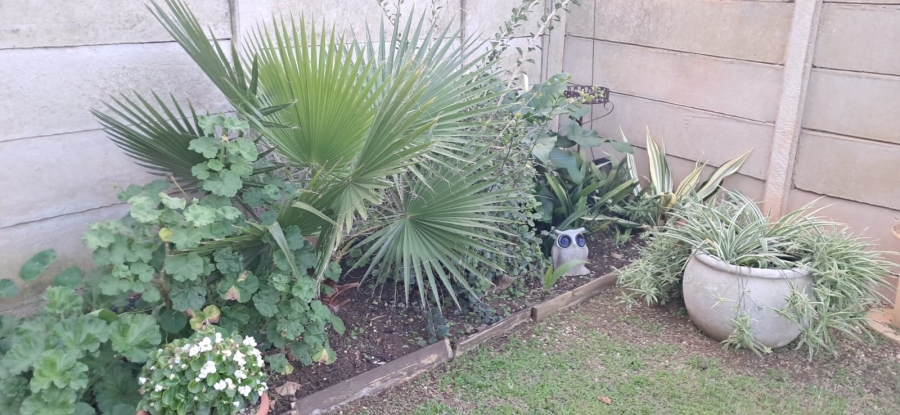 2 Bedroom Property for Sale in Bothasrus Eastern Cape
